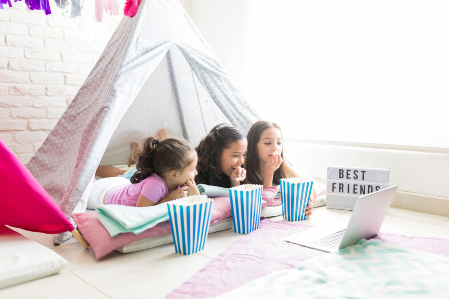 ​10 Tips For Hosting Your Kid’s First Sleepover