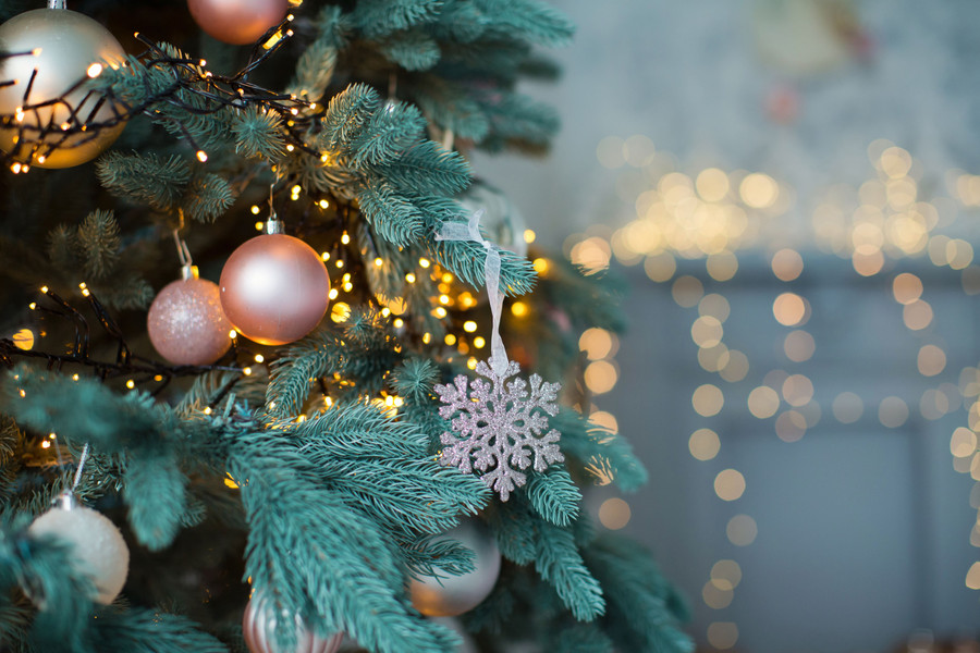 How Christmas Decorations Could Be Impacting Your Sleep