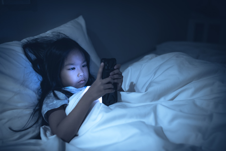 1 in 5 British Children Struggle to Sleep at Night, Says Study for Bensons for Beds...And Smart Phones & Video Games are to Blame!