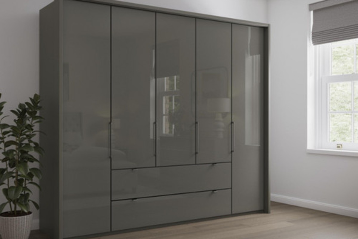 Sicily 5-door, 2-drawer wardrobe Boxing Day sale